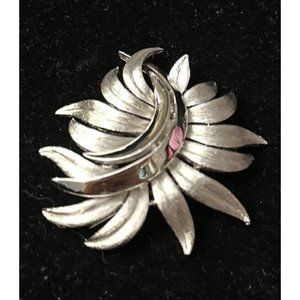 Vintage Trifari‎ Silver Tone Pin / Brooch - Excellent